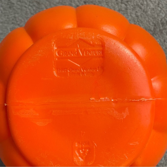 Vintage GRAND VENTURE Blow Mold Jack-O-Lantern Pumpkin Halloween Candy Bucket - Picture 6 of 8